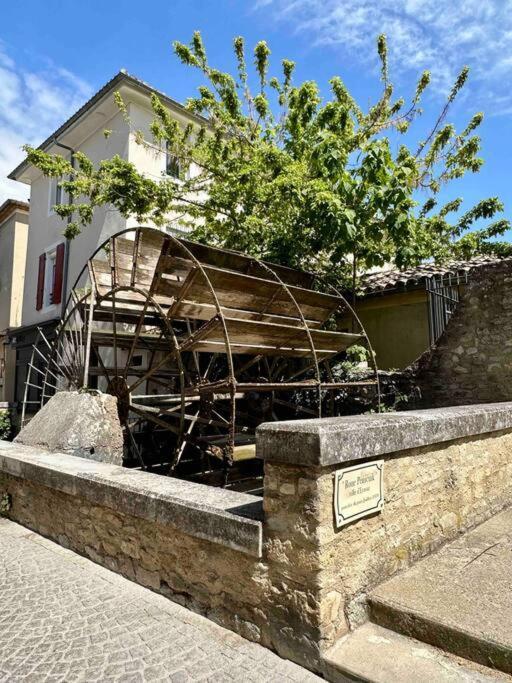 Lou Paseo : Appartement Brocante Centre Historique LʼIsle-sur-la-Sorgue Екстериор снимка