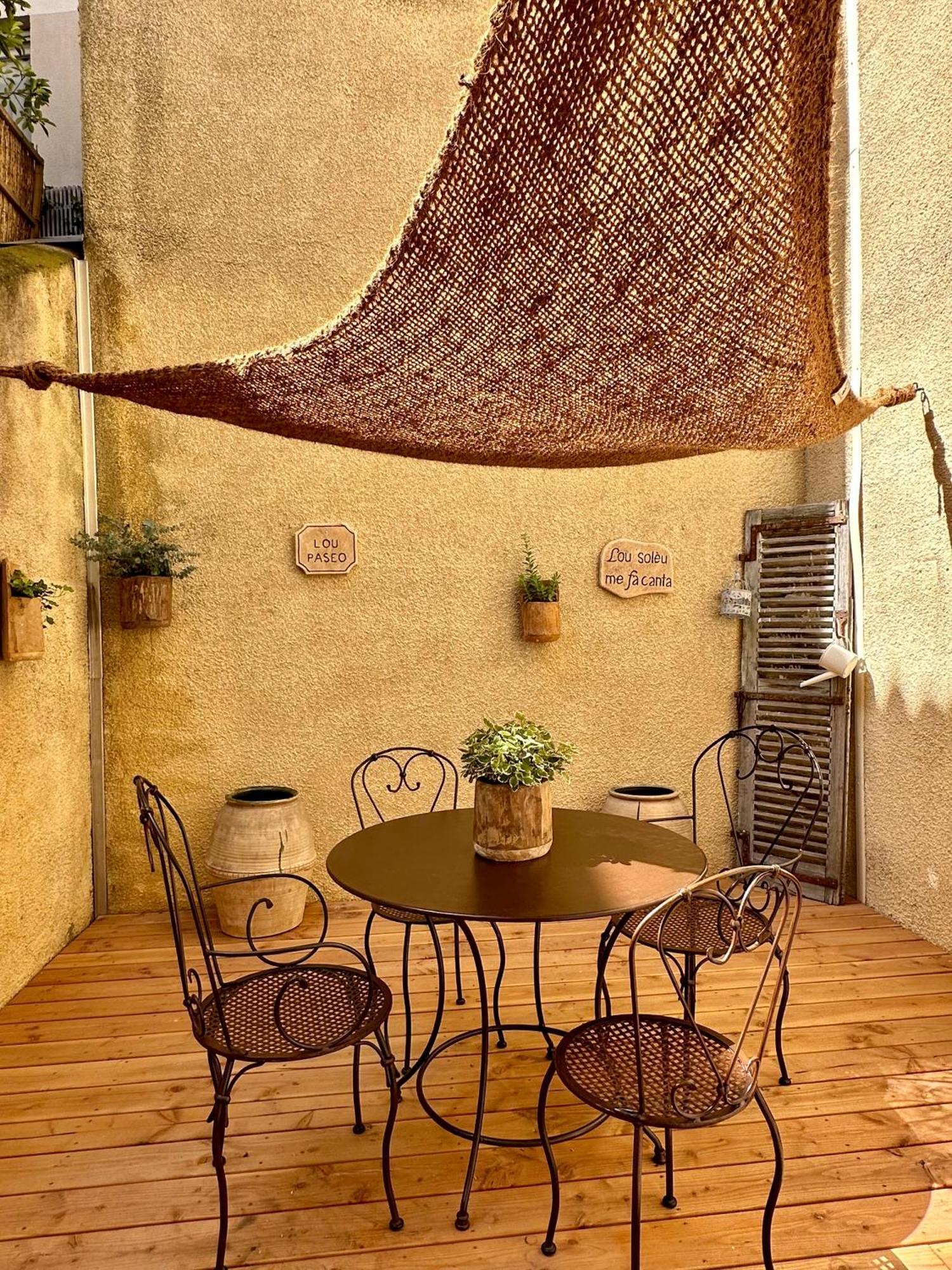 Lou Paseo : Appartement Brocante Centre Historique LʼIsle-sur-la-Sorgue Екстериор снимка